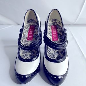 Bordello black and white size 6 4.5 inch heel
